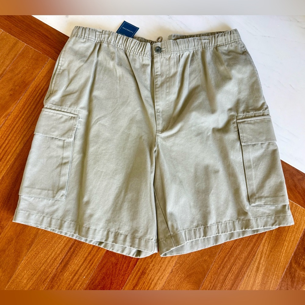 NWT Land’s End Men Khaki Cargo Shorts with drawstring Elastic Size 40/42 Cotton